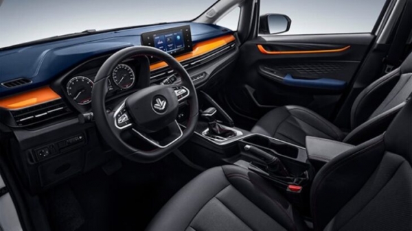 В России стал доступен для заказа первый кроссовер Livan. Известен ценник