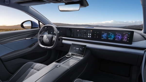 Бренд Voyah объявил комплектации нового электрического седана Passion для рынка России