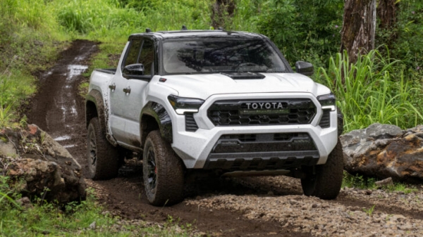 Компания Toyota представила среднеразмерный пикап Toyota Tacoma нового поколения