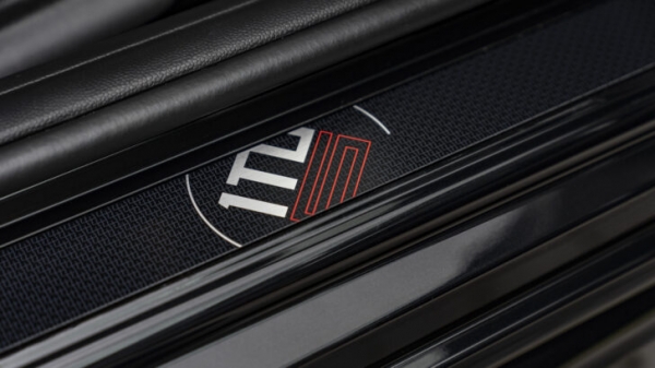 Хэтчбек MINI John Cooper Works получил новую лимитированную версию 1to6 Edition